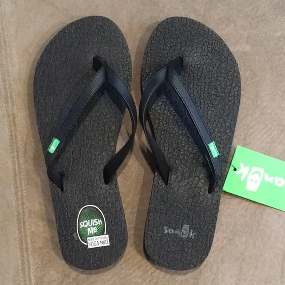 Sanuk yoga spree flip flops, so comfy! - Picture 2 of 3